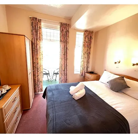 Cambria Hotel