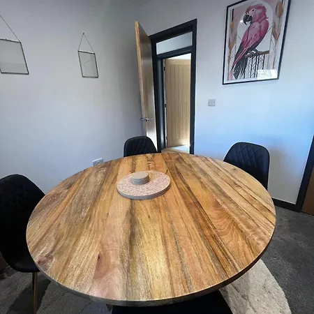 Apartment Gorgeous 1 Bedroom Property, Close Walk To Goodrington