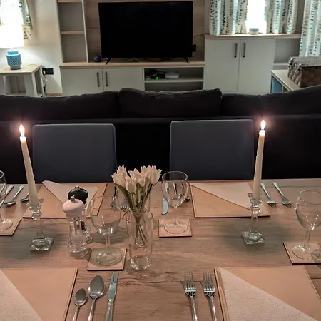 Chalet Luxury @ Hoburne Devon Bay