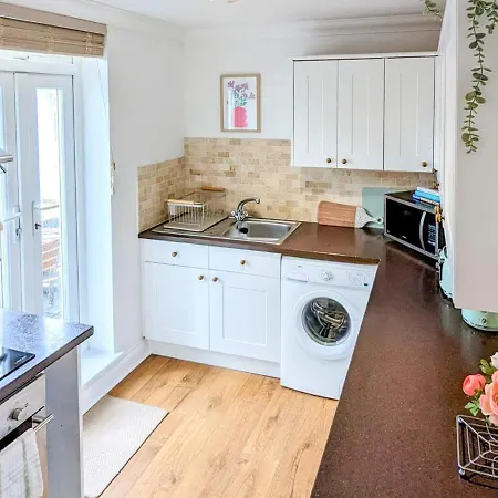 Apartment 7 Goodrington