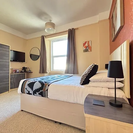 Three Palms Bed & Breakfast 4*