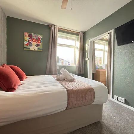 Three Palms Bed & Breakfast 4*
