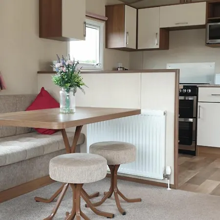 Hoburne Devon Bay Beautiful 3 Bedroom Static Caravan With Decking