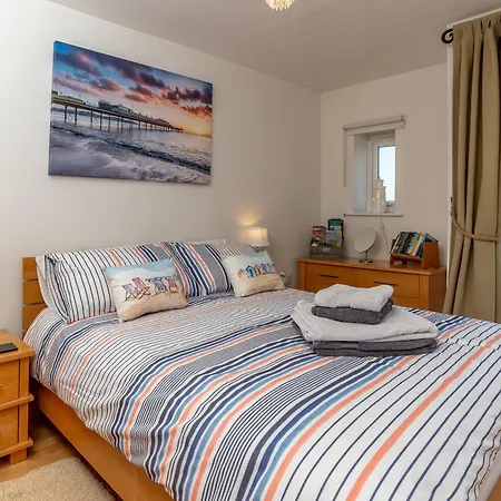 8 Belvedere Court * Paignton
