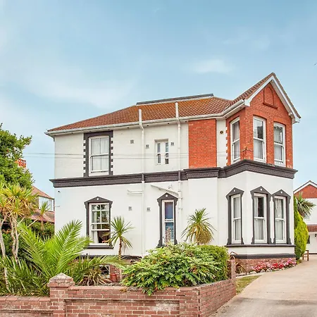 Holiday home Three - Uk39836