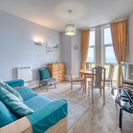 2 - 1 Bedroom Sea Front-sea Views-free Parking * Paignton