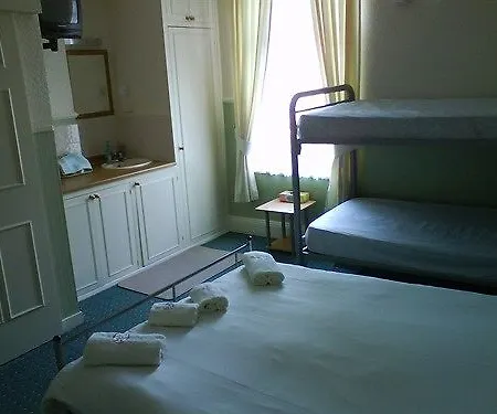 Guest house Brampton