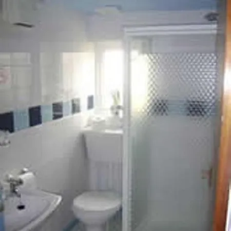 Guest house Brampton