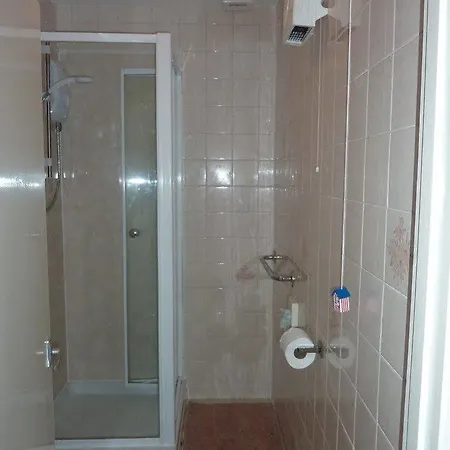 Glencoe Apartment