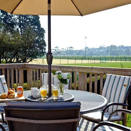 Sunny Parkside Holiday home