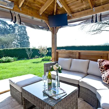 Sunny Parkside Holiday home