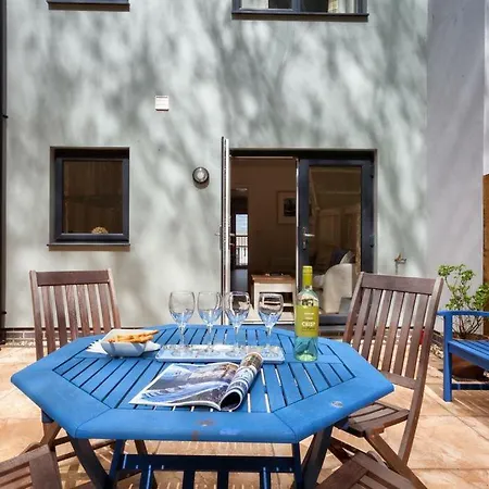 Holiday home Pebbles Beach House