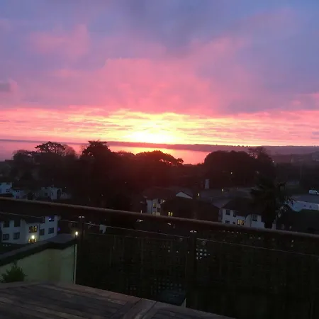Luxury 3 Bedded With Sea Peeps And Parking Bed & Breakfast Paignton