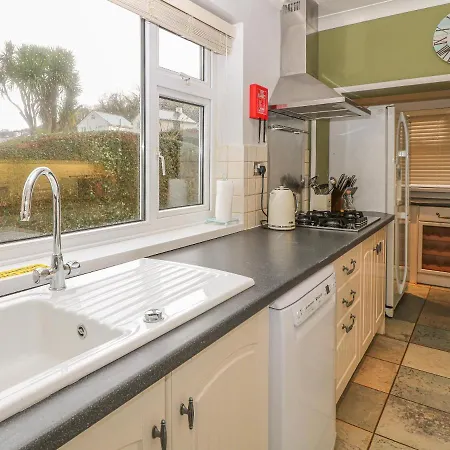 Holiday home Elberry House *