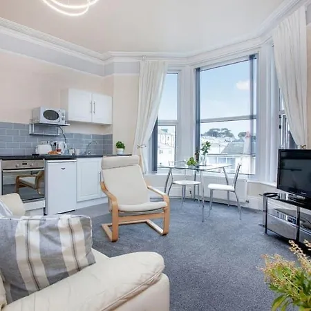 Bedford Apartment *