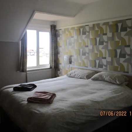 Sefton Seafront ,panoramic Sea View Ensuite Balcony Available, Guest Garden Casa de hóspedes 3*