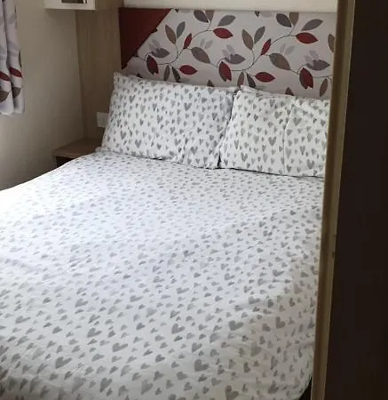 Hoburne Devon Bay Gorgeous 3 Bed Static Caravan With Decking Paignton