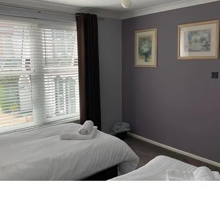 Broadshade Apartment *