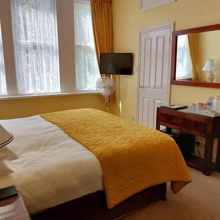 Two Beaches Guest house Paignton