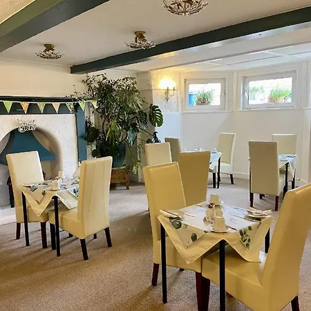 The Briars - Adults Only 4*