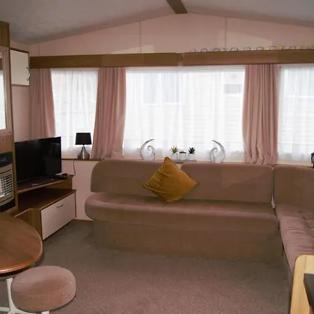 Lovely Caravan With Decking In Paignton, Devon Sleeps 8 Guests Ref 82063w Paignton