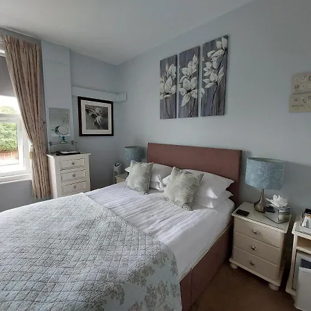 Two Beaches Guest house Paignton
