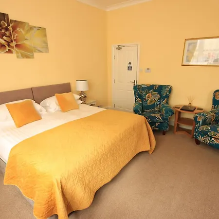 Two Beaches Guest house Paignton