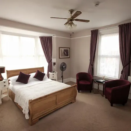 Two Beaches Guest house Paignton