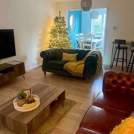 Stylish 3 Bedroom Seaside Escape - Newly Renovated Casa de férias *