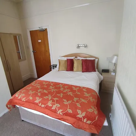 Cleve Court 2*