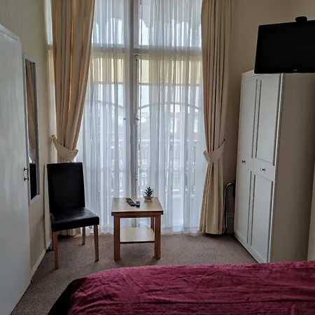 Cleve Court 2* Paignton