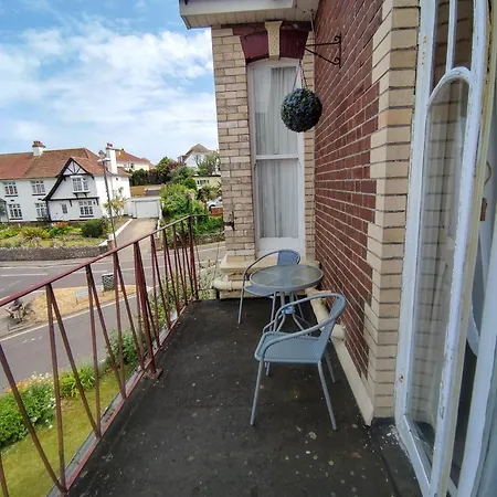 Cleve Court Hotel
