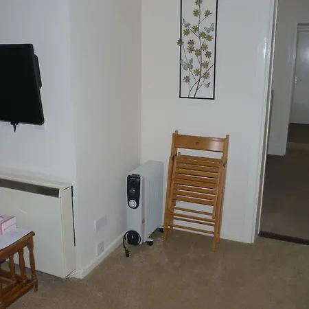 Broadshade Apartment *