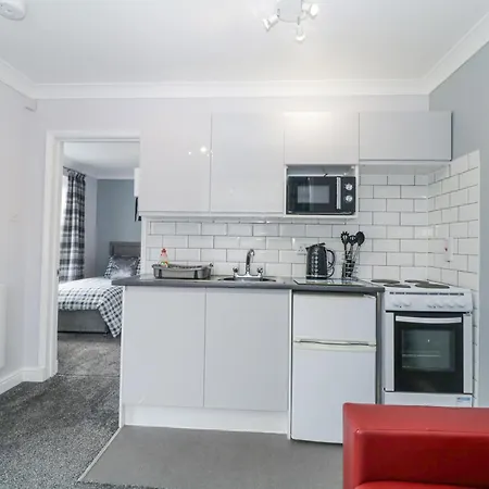 Flat 1a, Big Tree Flats *