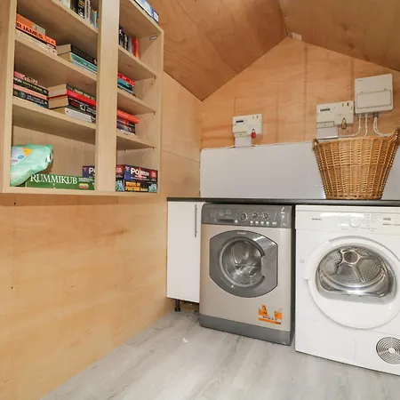 Flat 1a, Big Tree Flats Holiday home *