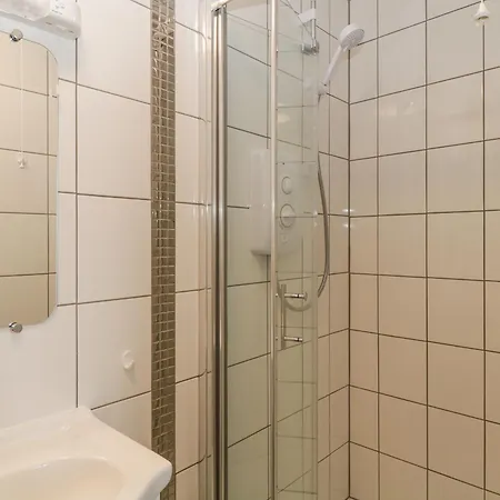 Flat 1a, Big Tree Flats Holiday home *