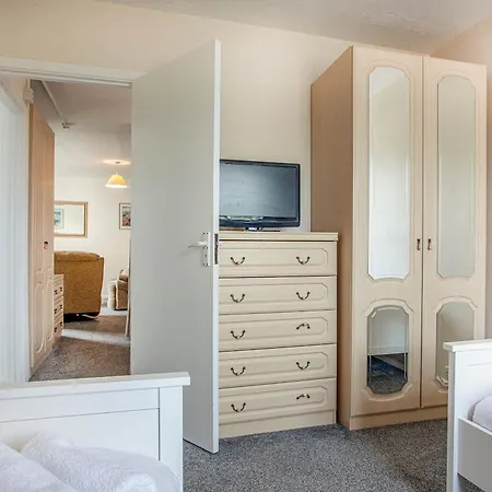 Nine - Uk39851 Holiday home *