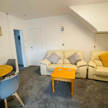 Bedford Apartment *