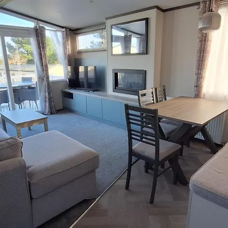 Devon Bay 3br Caravan - Hot Tub & Pet-friendly