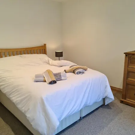 Luxury 2 Bedroom In Quiet Location Close To Sw Coastal Path Apartment