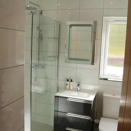 Luxury 2 Bedroom In Quiet Location Close To Sw Coastal Path Apartment Paignton