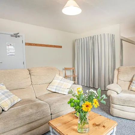 Nine - Uk39851 Holiday home *