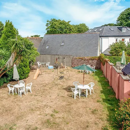 Nine - Uk39851 Holiday home