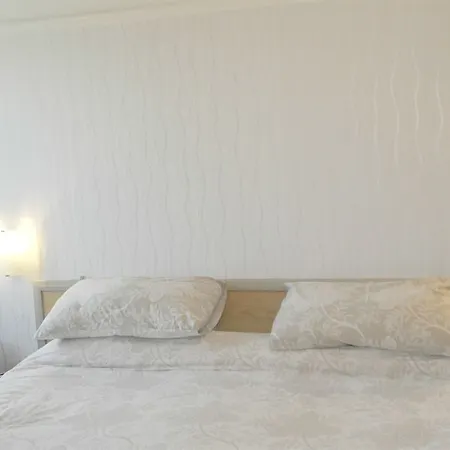 Sefton Seafront ,panoramic Sea View Ensuite Balcony Available, Guest Garden Paignton