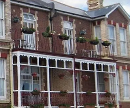 Hotel Cleve Court 2*