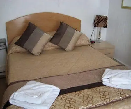 Hotel Cleve Court