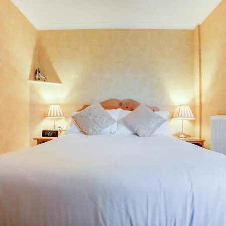 Summerhill Hotel